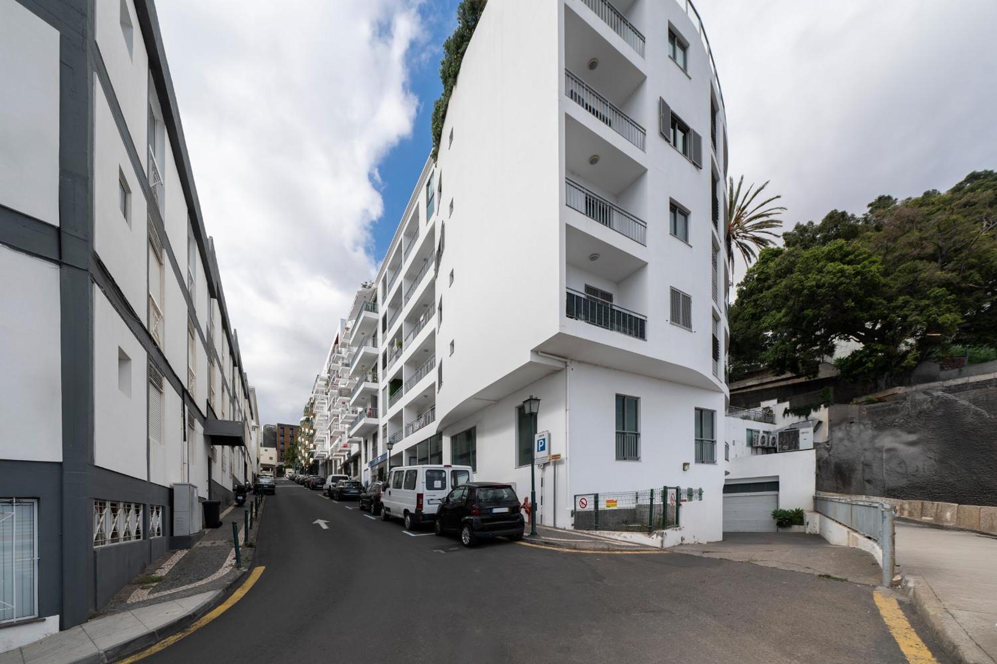 Apartamento Princesa Dona Amelia By An Island Apart ฟุงชาล ภายนอก รูปภาพ